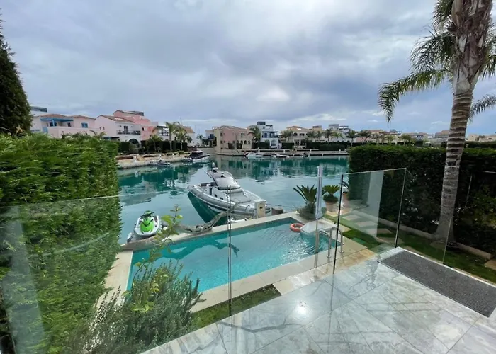 Fineline Villa